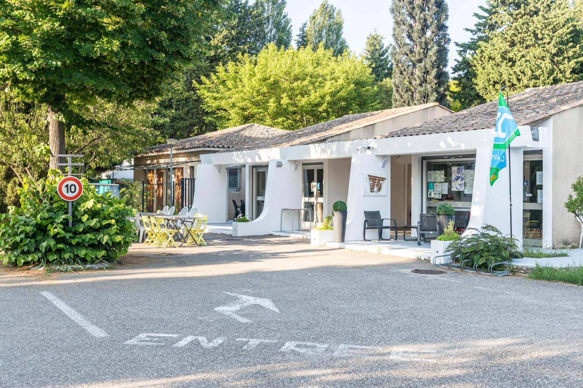 维瓦坎普劳恩酒店 阿维尼翁新城 外观 照片